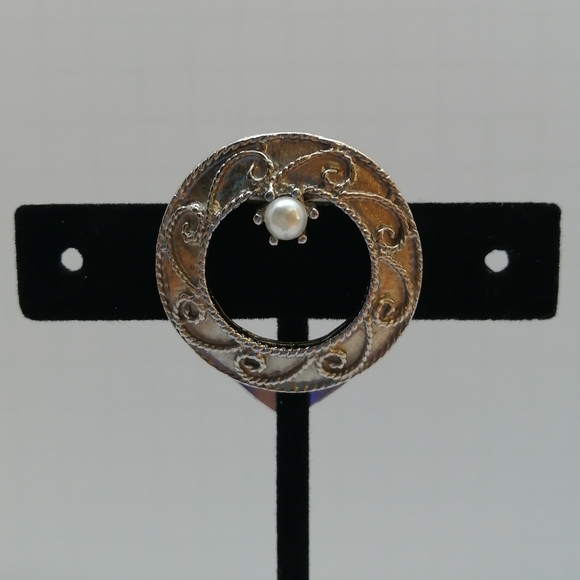 Vintage 1930's Dress Clip With Pearl Accent - Picture 2 of 5